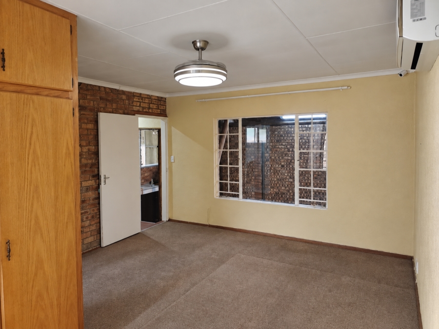 3 Bedroom Property for Sale in Safari Gardens North West